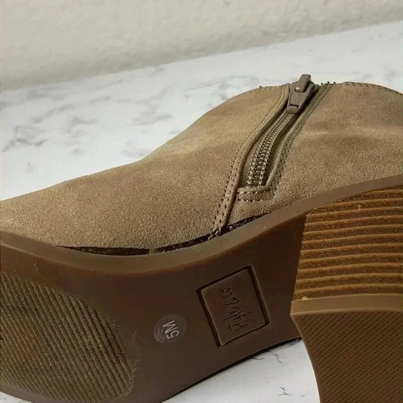 Style & Co. Womens Felaa Faux Suede Ankle Boots Size 5M - Picture 15 of 16